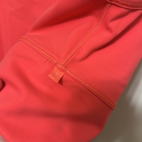 Lululemon power pivot tank - Picture 3 of 3